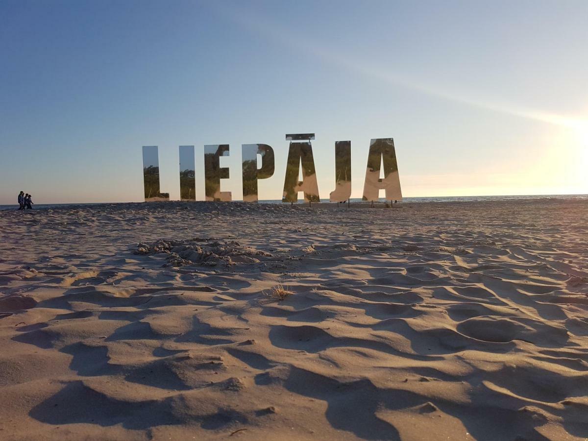 Holiday Apartment With Terrace Liepāja Exterior foto